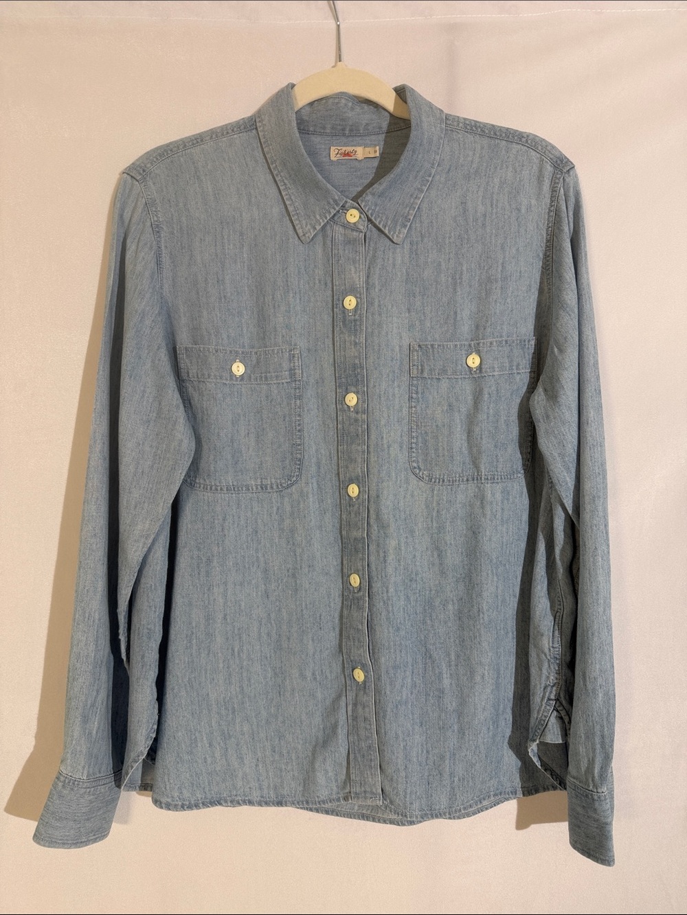 Faherty Chambray Denim Button Down Long Sleeve Shirt Size L EUC